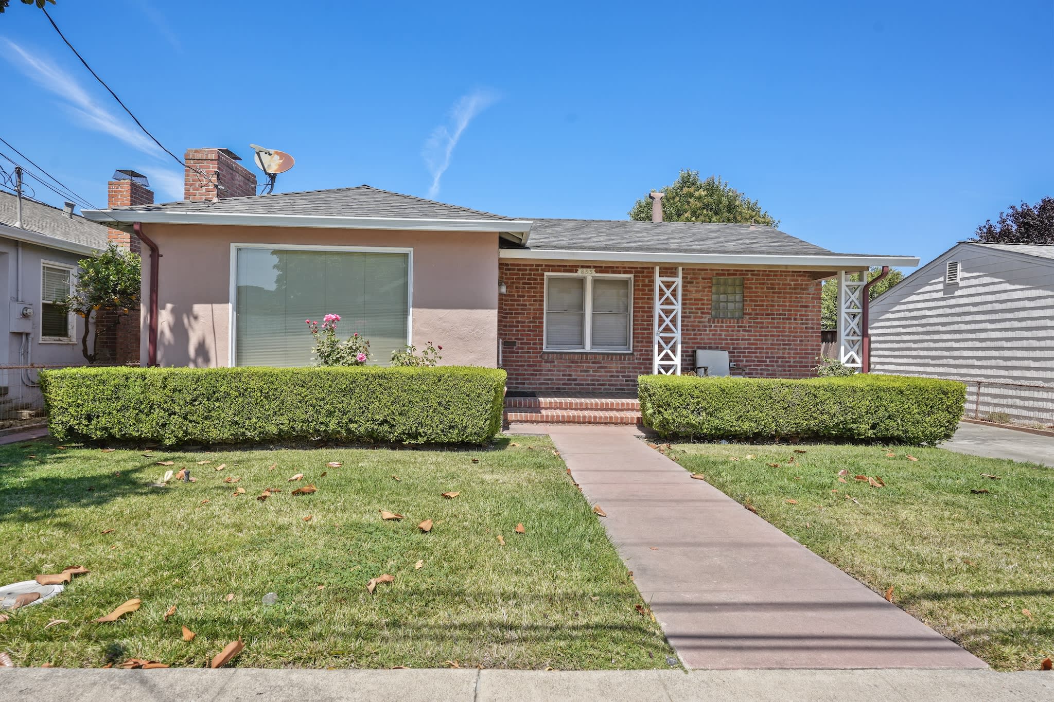 835 Fremont St – photo 1