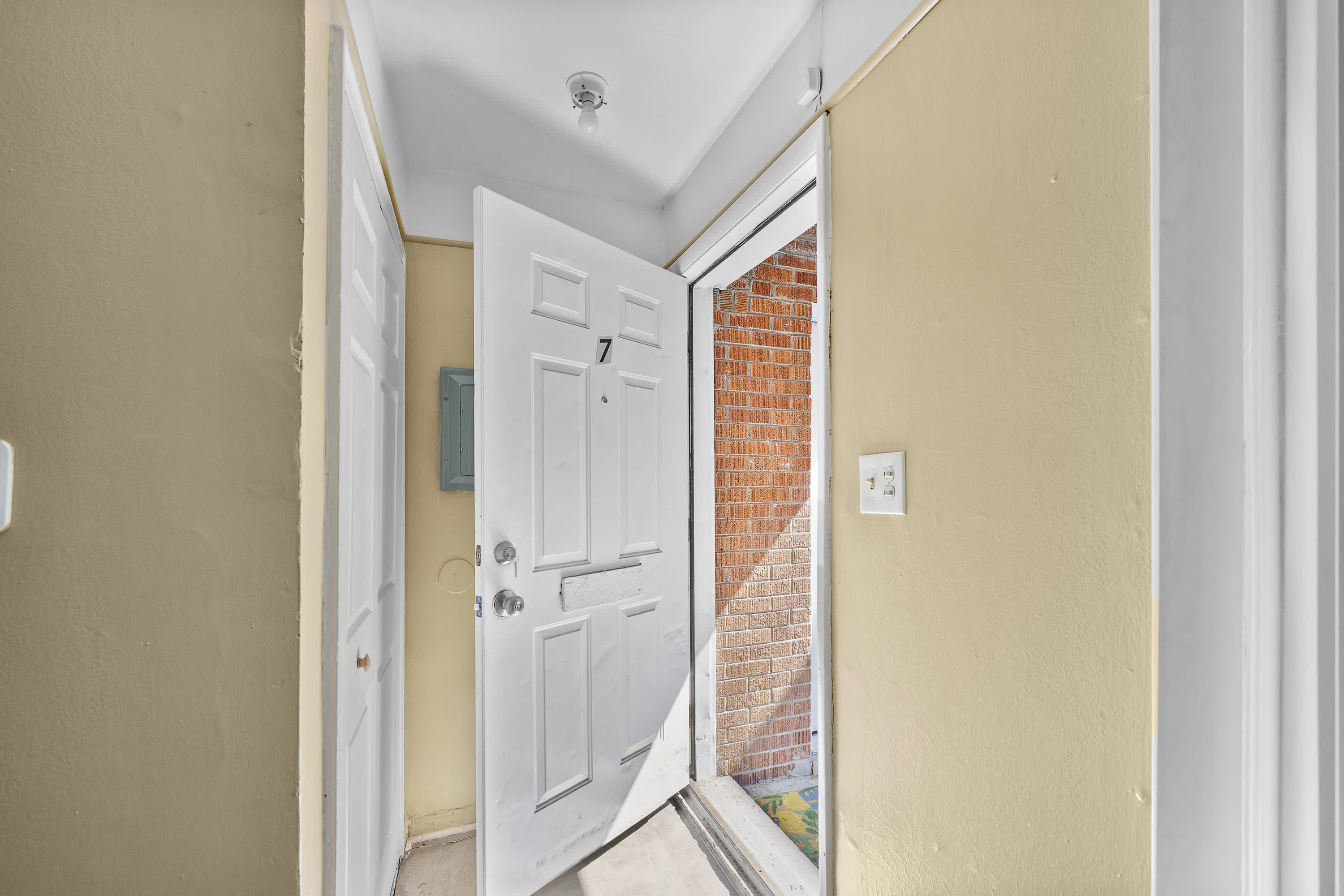 10071 Joy Rd Apt 7 – photo 3