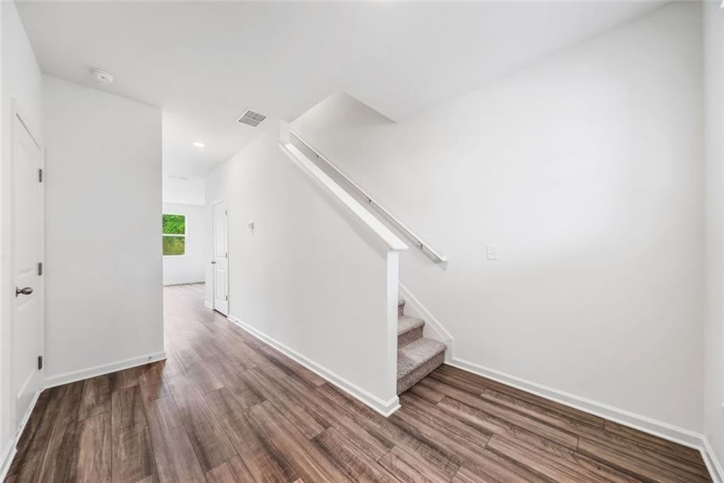 602 Jervis Way – photo 3