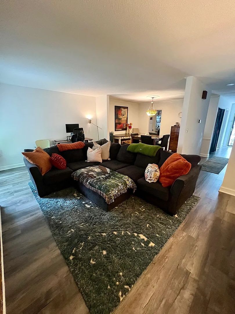 Room in 3 Bedroom home in Durham – photo 3