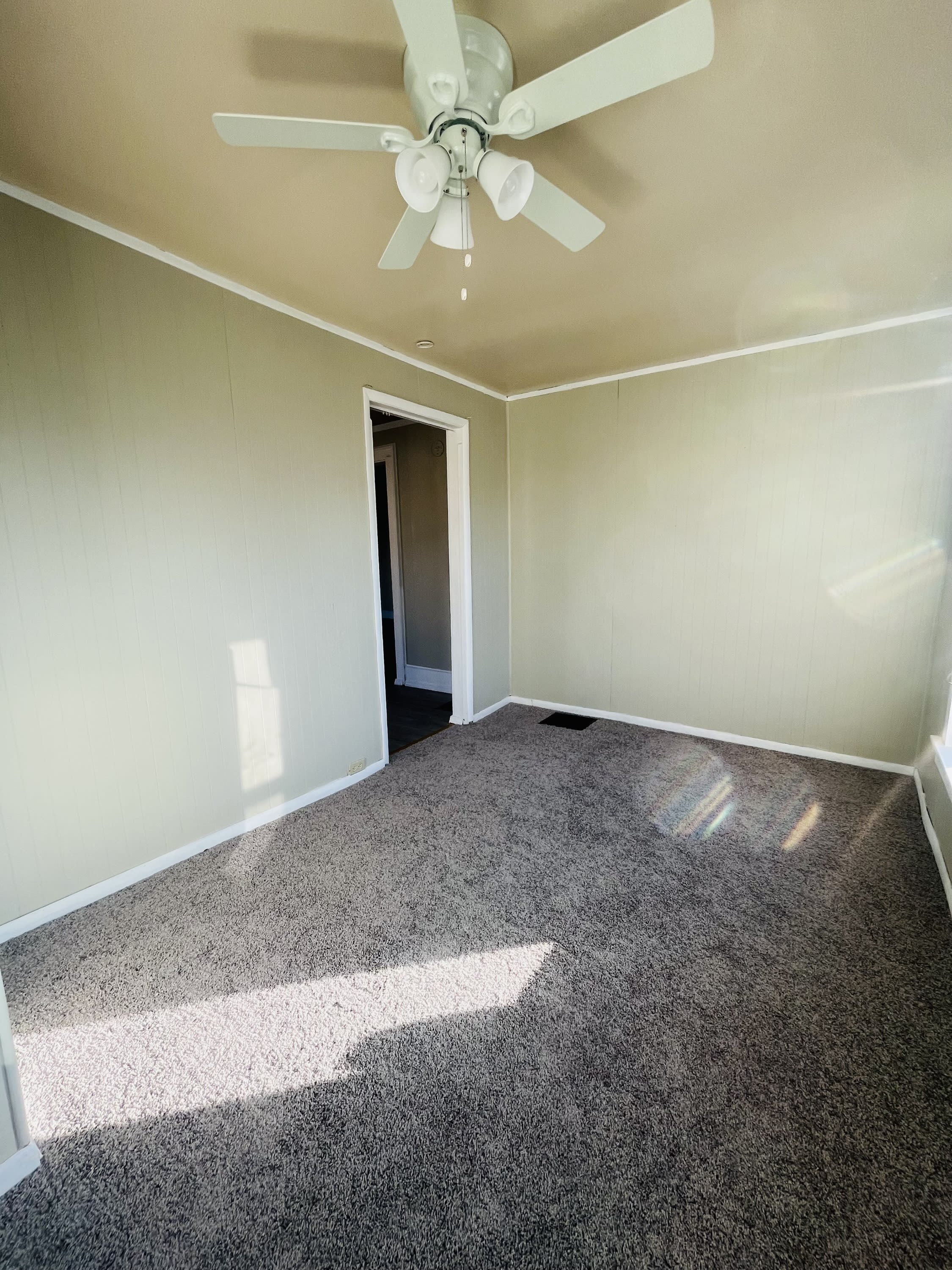735 E. College – photo 5