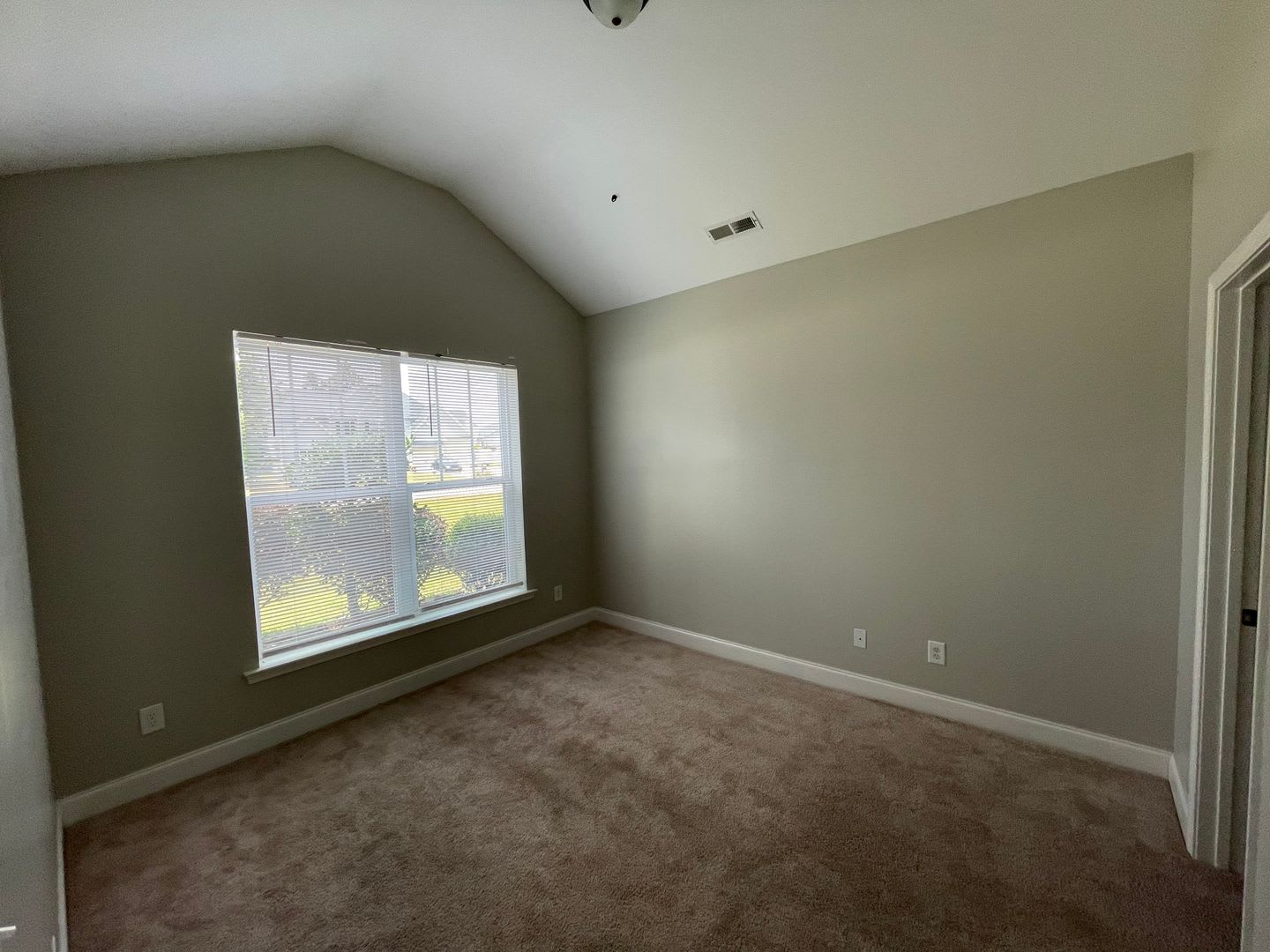 Large 6 Bedroom 5 Bath Home in Carolina Lakes! – photo 5