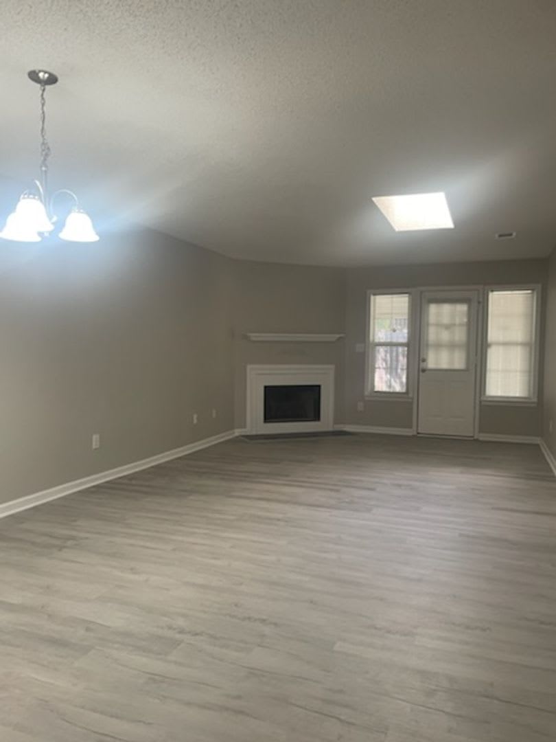 WEST AUGUSTA MEDICAL COMMUNITY TOWNHOME-WOW – photo 4