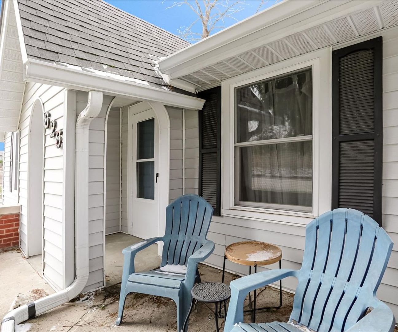 Beautiful New Listing Available Now Monthly Rent 1 950 – photo 2