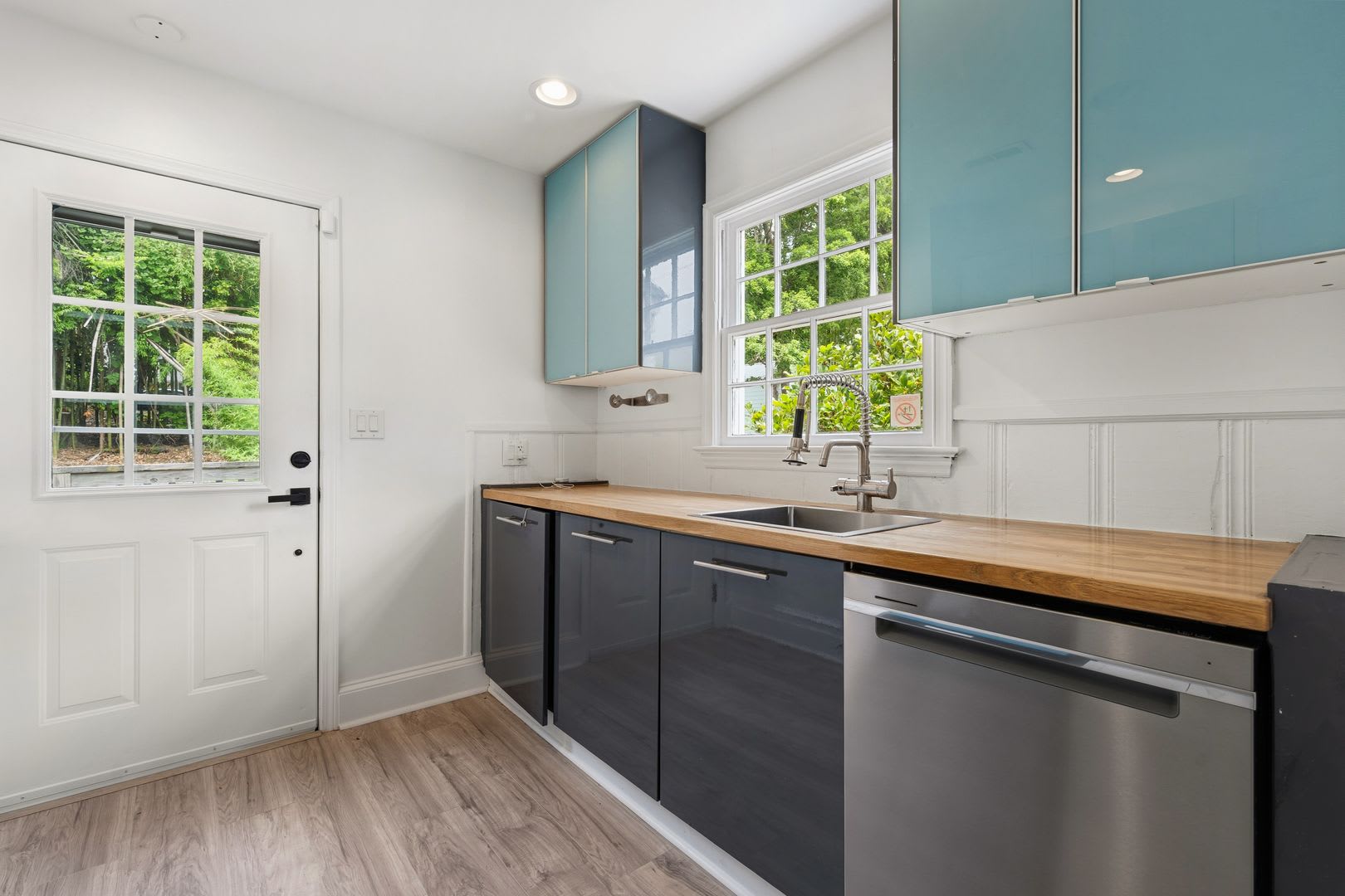 Prime UNC-CH Location-Leasing 27/28! – photo 3