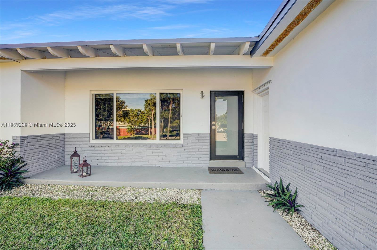 2190 Northeast 169th Street – photo 4
