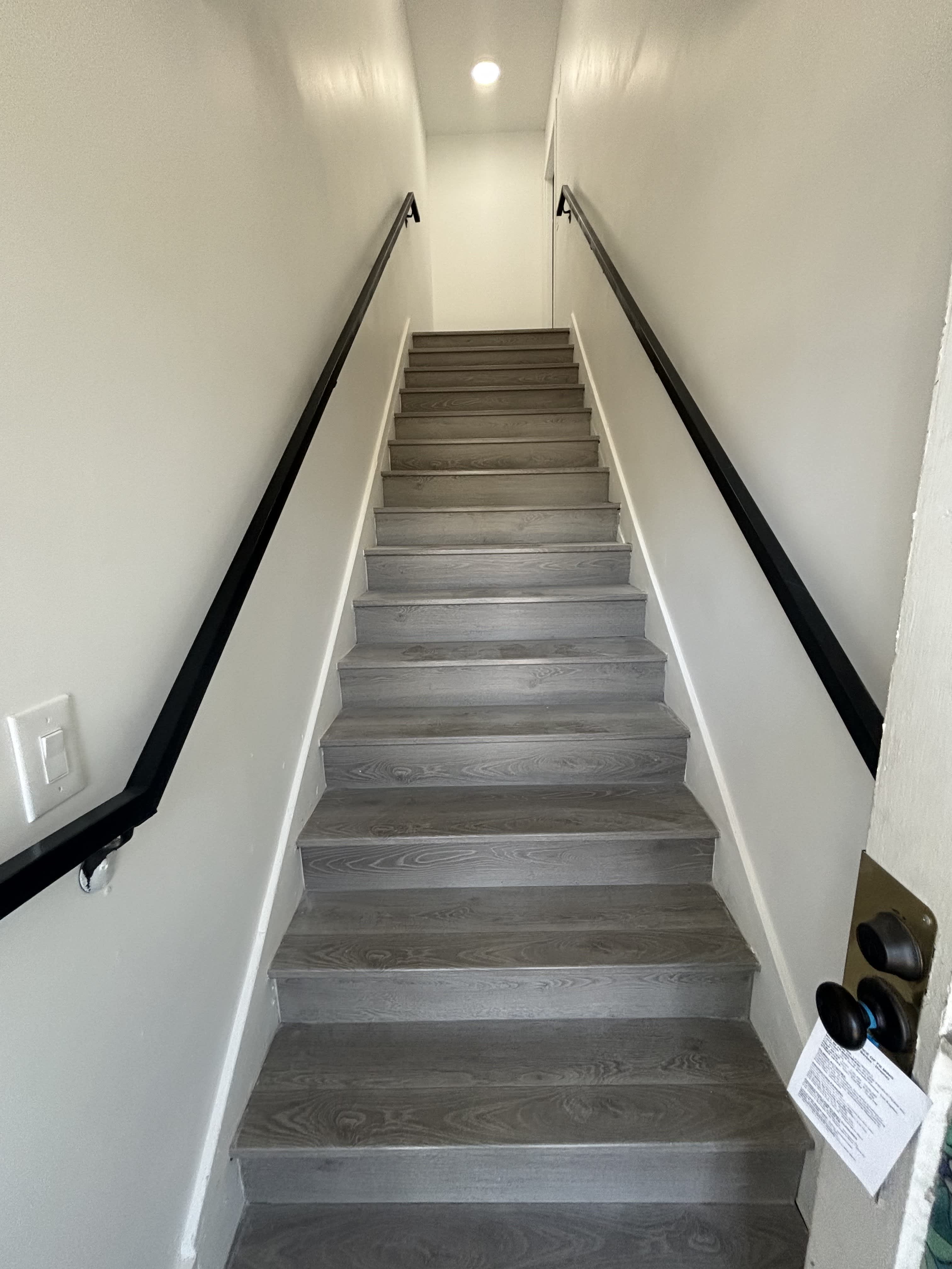 1956 1/2 Park Grove Ave – photo 2