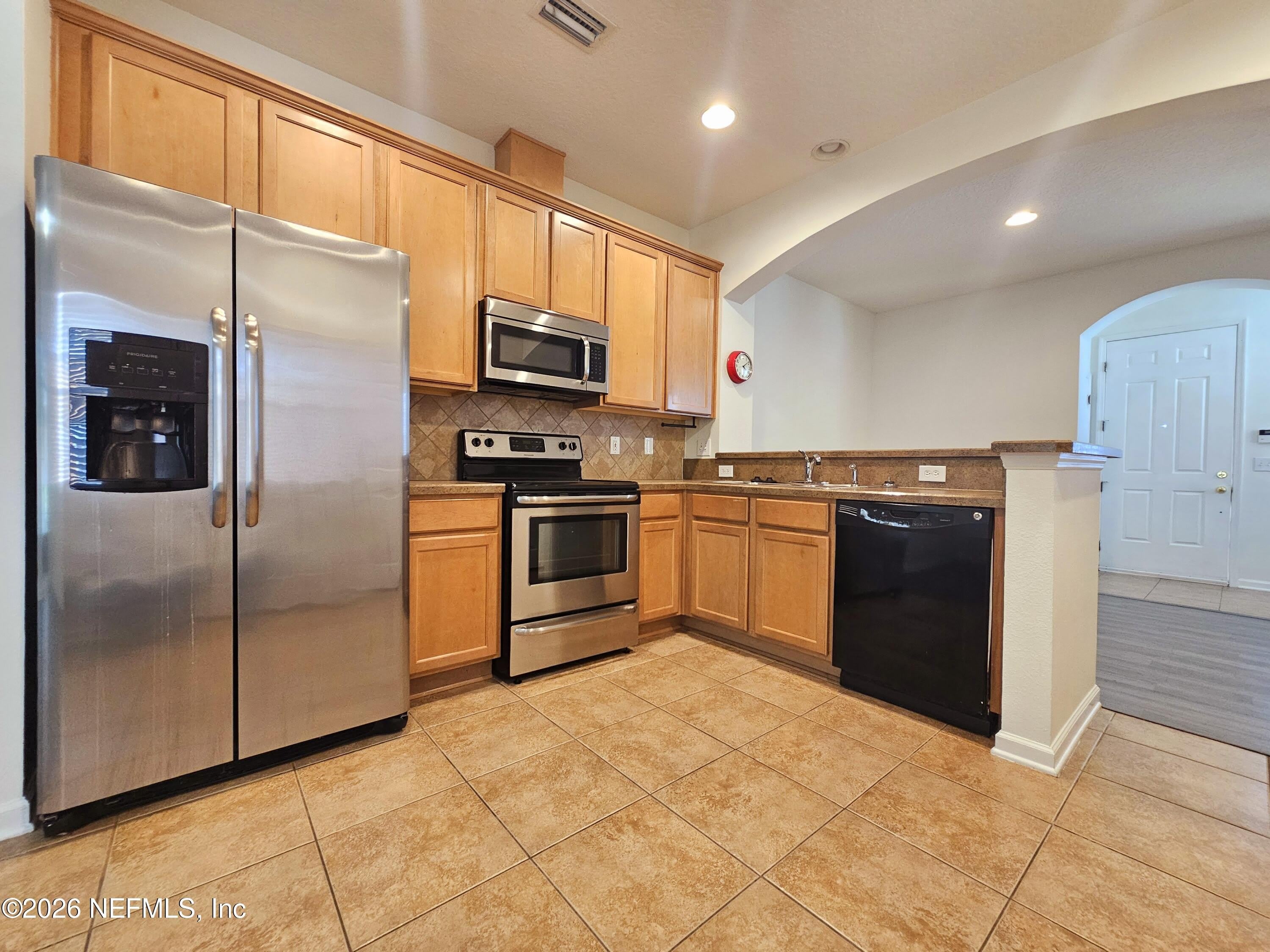 6194 HIGH TIDE Boulevard – photo 2