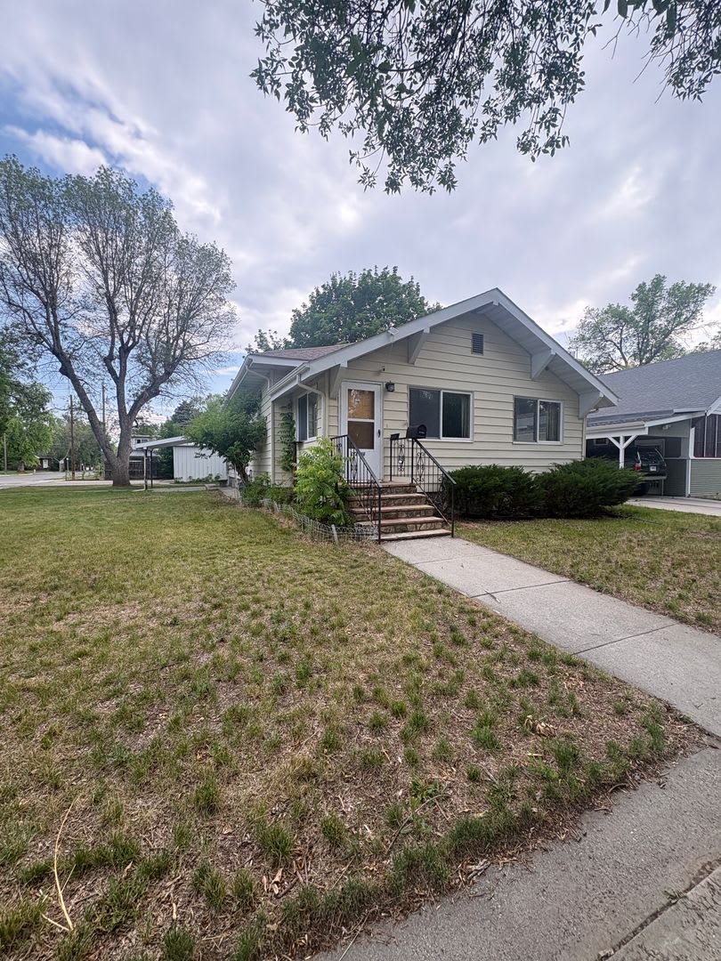4 Bedroom 2 Bathroom House – photo 1