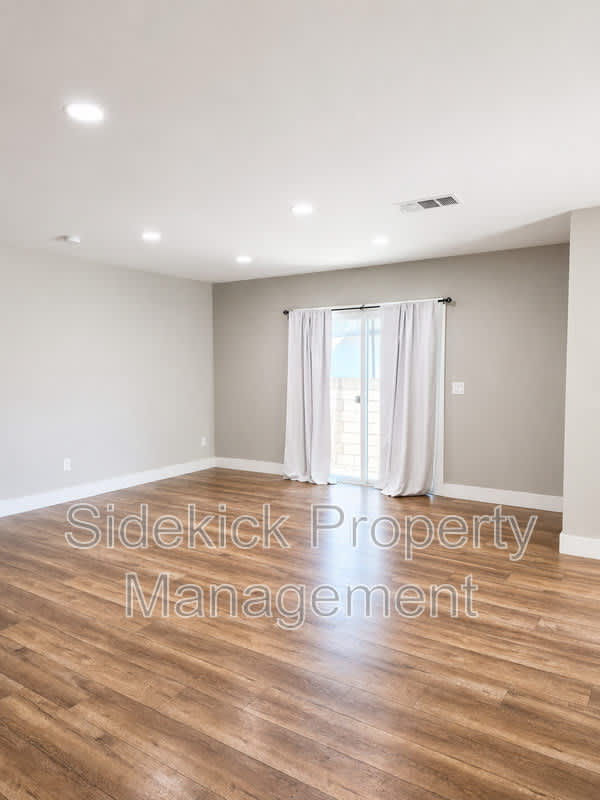 11443 Dicky St – photo 5
