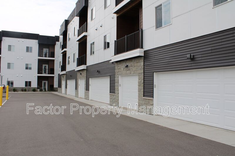 970 N. 3rd St – photo 2