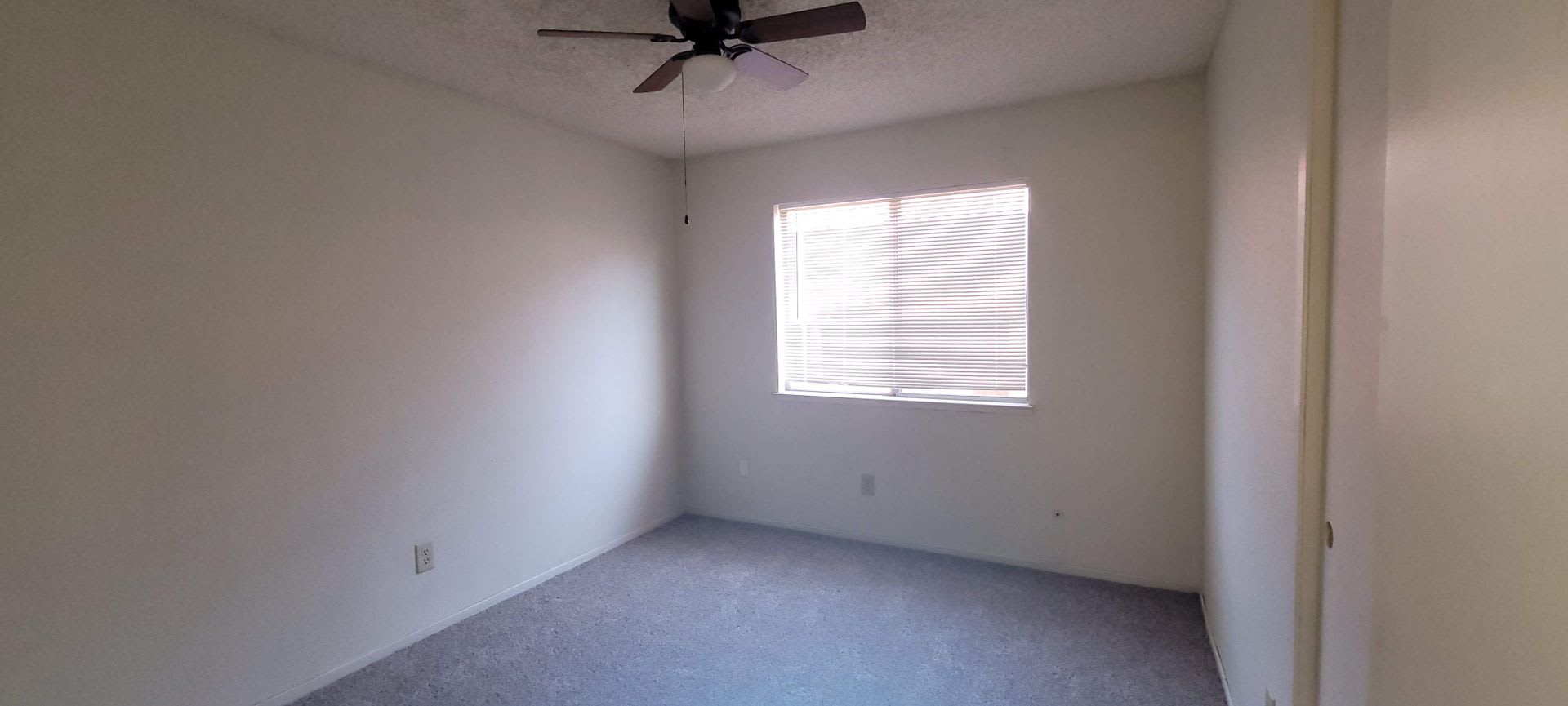 Coming Soon 3 bedrooms 2 bathrooms – photo 5