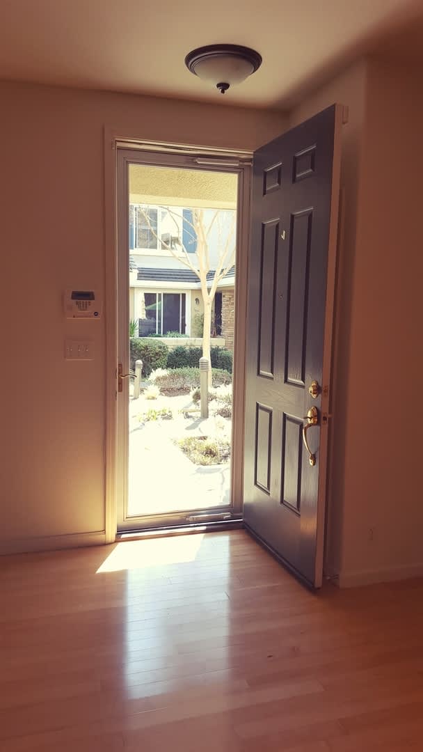 Dublin Sonoma Green Beautiful Townhome 3 Bed 2 5 Bath New Carpet Community Pool – photo 4