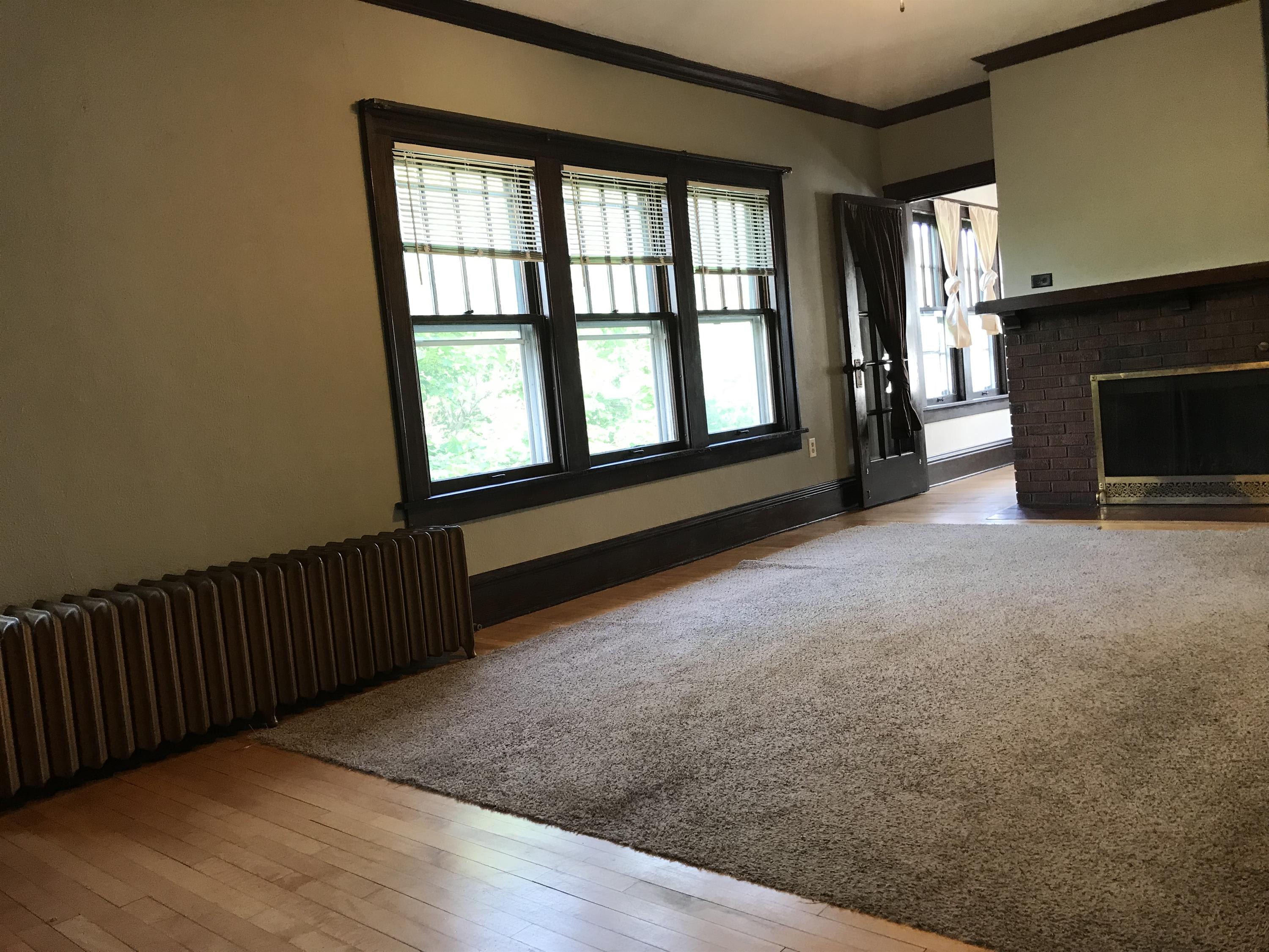 1008 1/2 3rd Avenue – photo 2