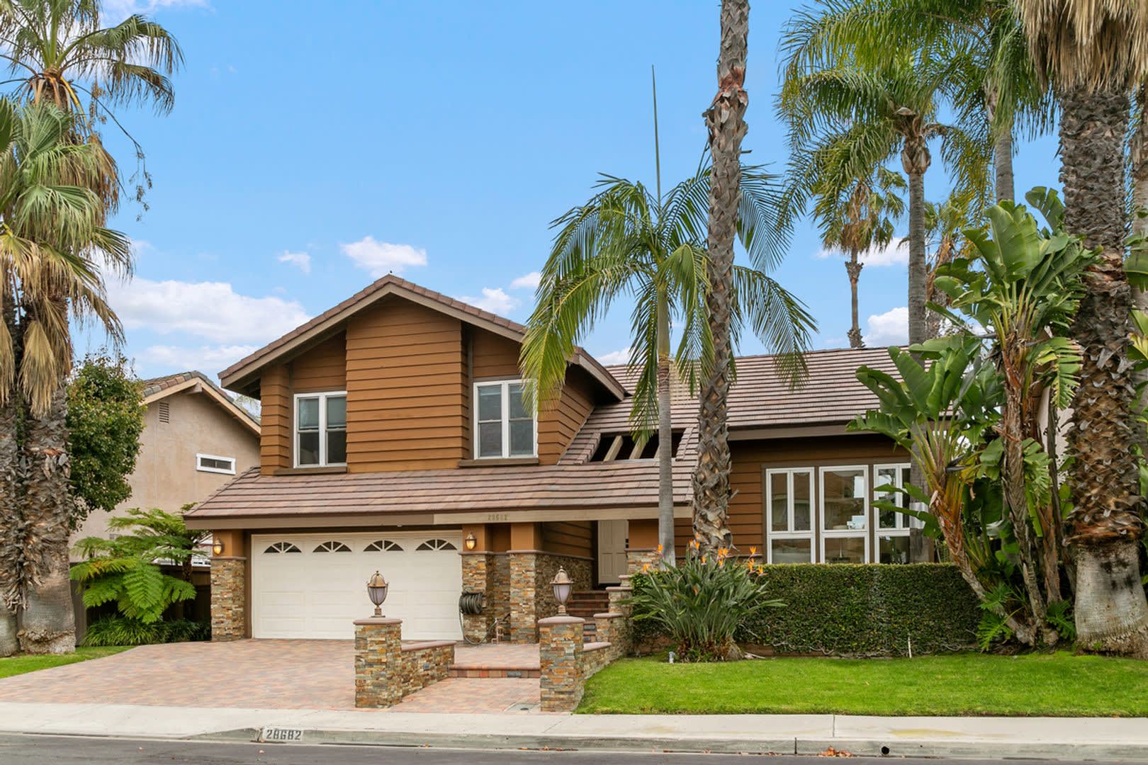 Spacious and Bright Furnished 4 Bedroom Home in Gated Community – photo 5