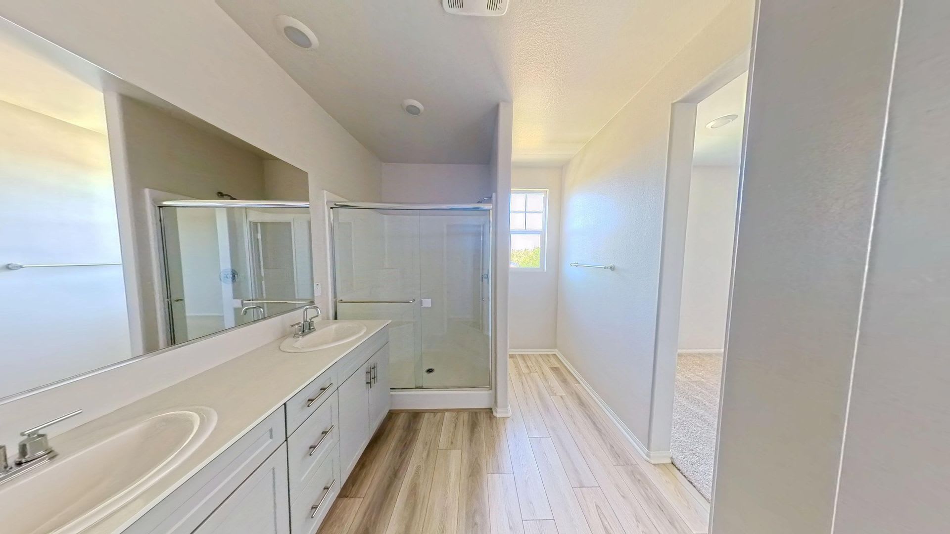 500 Off First Months Rent Move In By September 1St Beautiful Townhome Located At 40186 Birchfield Dr 170 Temecula Ca Prime Location Move In Ready – photo 3