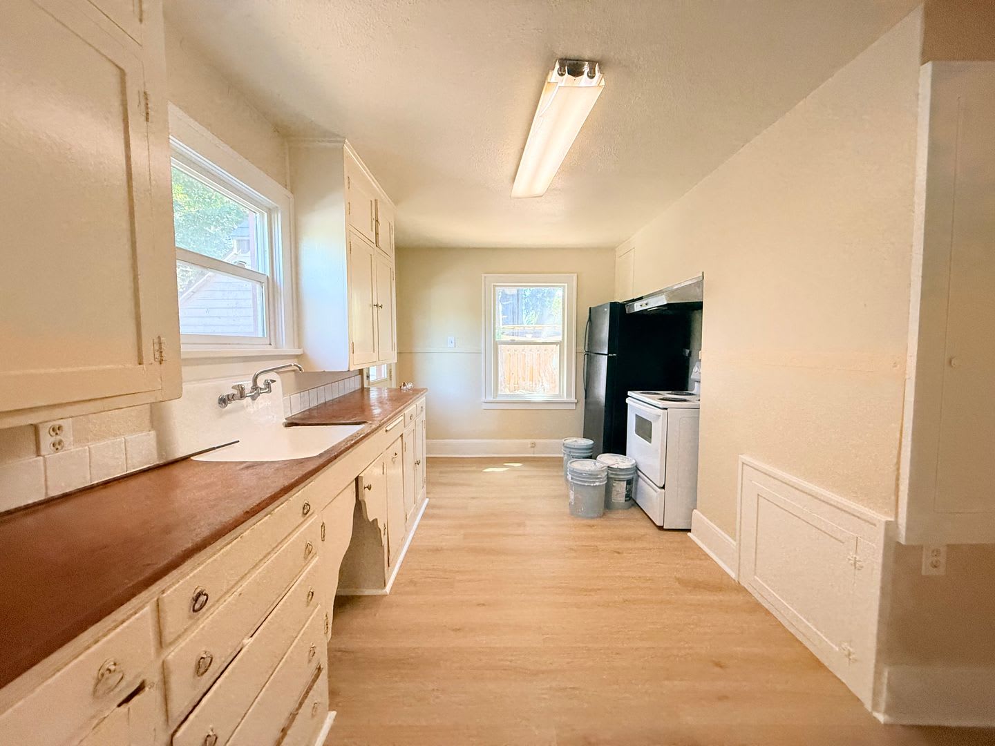 Cute Newley Remodeled 3 Bd In Aloha – photo 2
