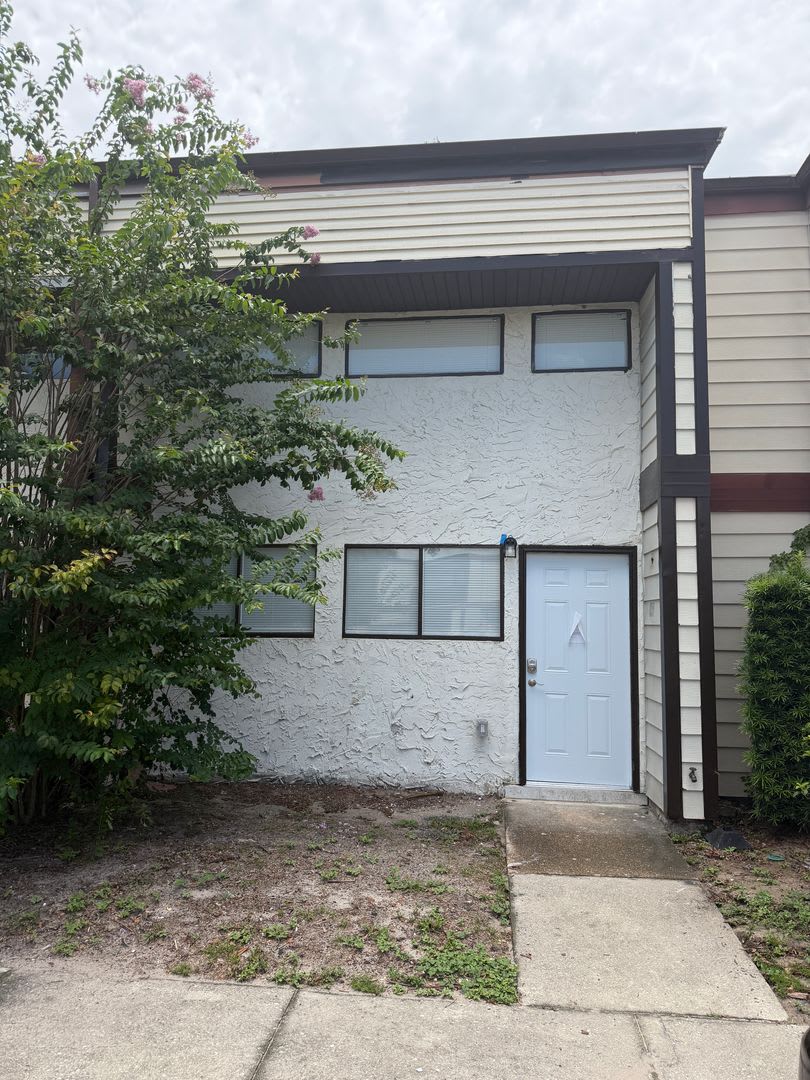 Newly renovated 1 Bedroom/1.5 Bath Townhome in central Orlando. – photo 1