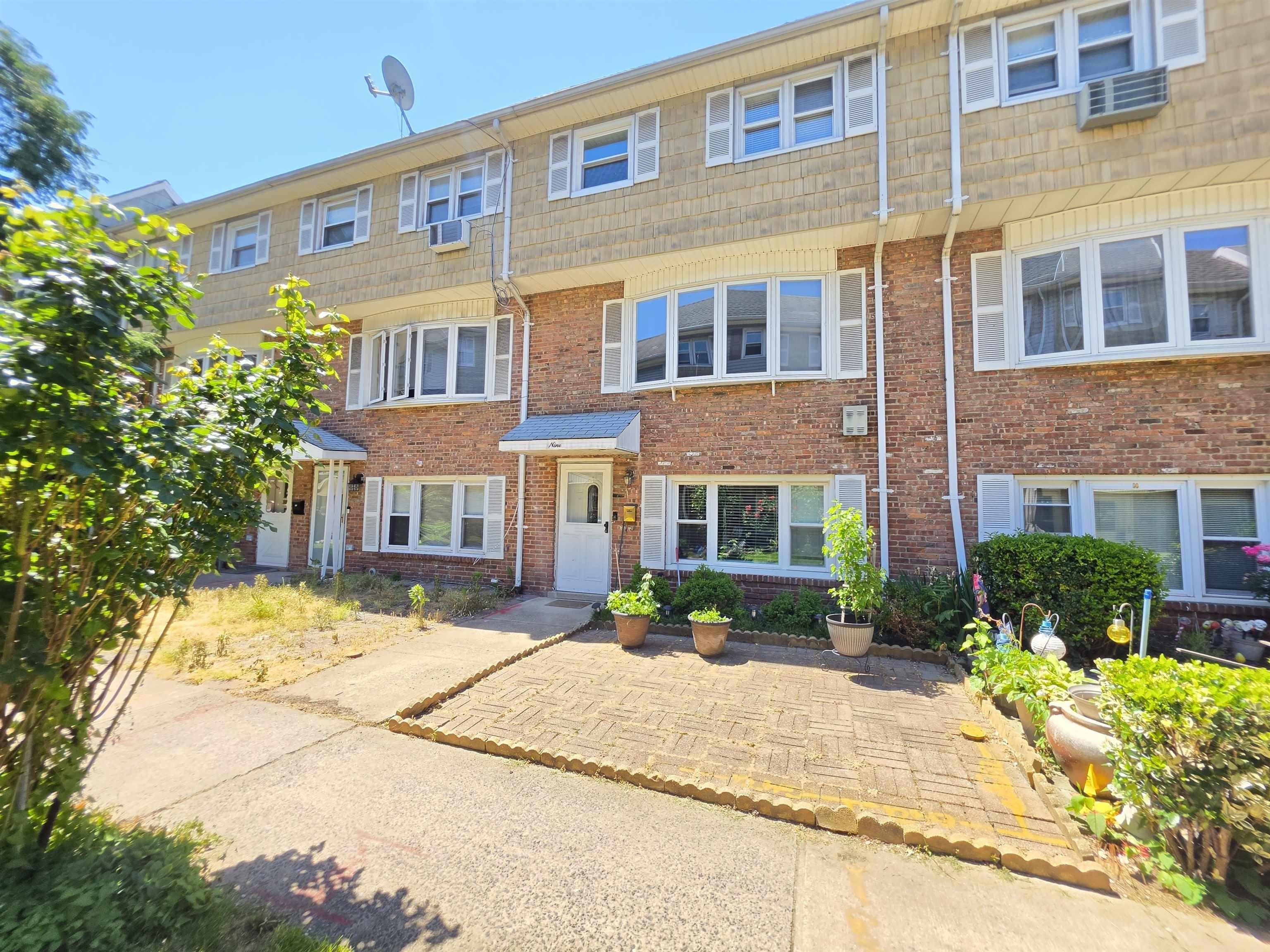 9 ELNA CT – photo 1