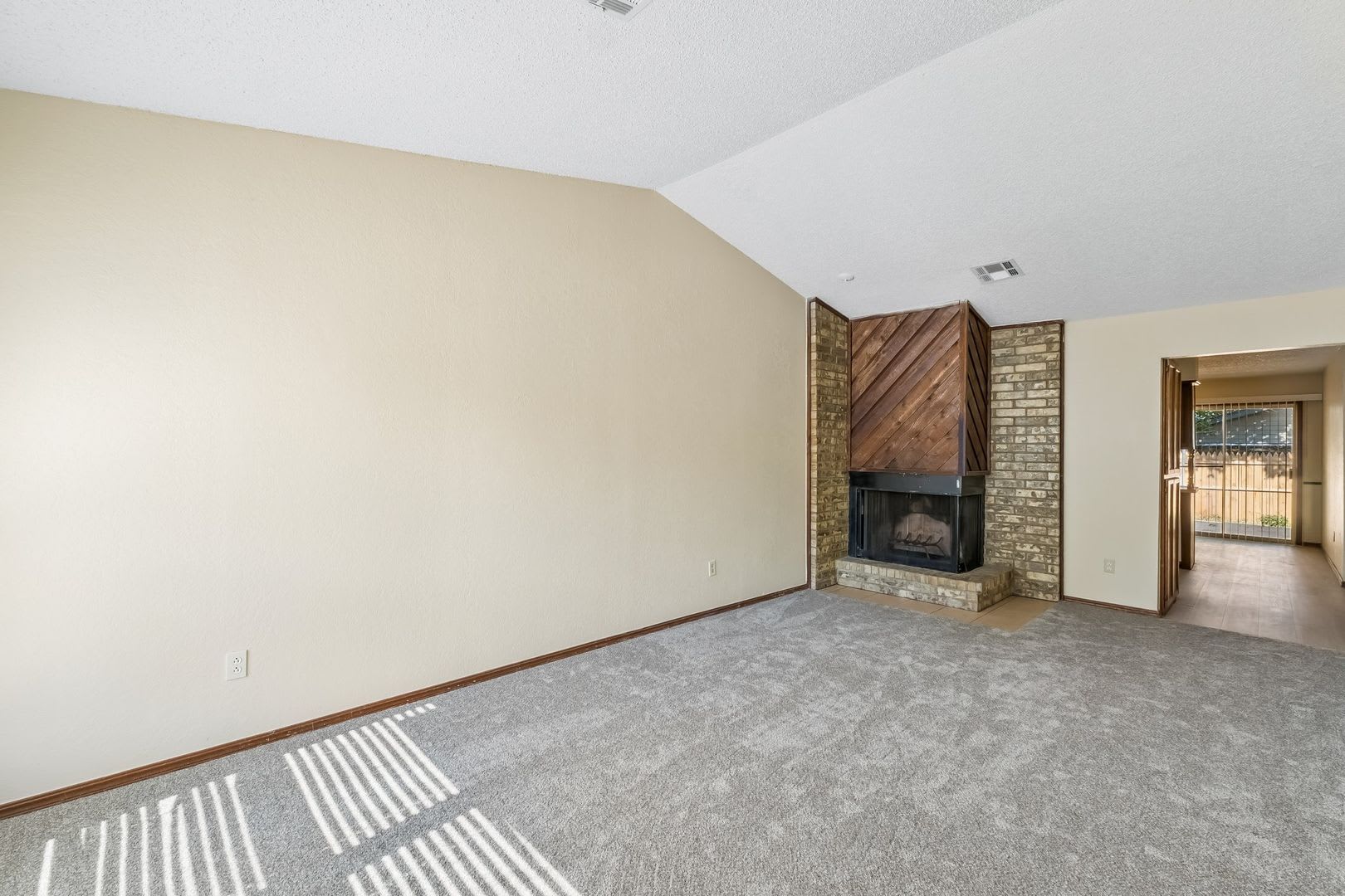 208 Hudson Pl – photo 5