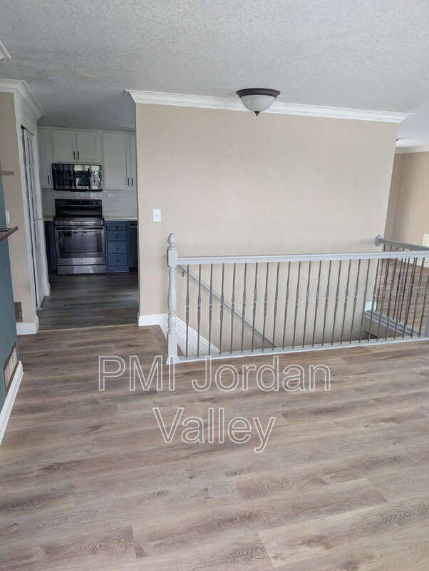 1394 North 400 East – photo 3