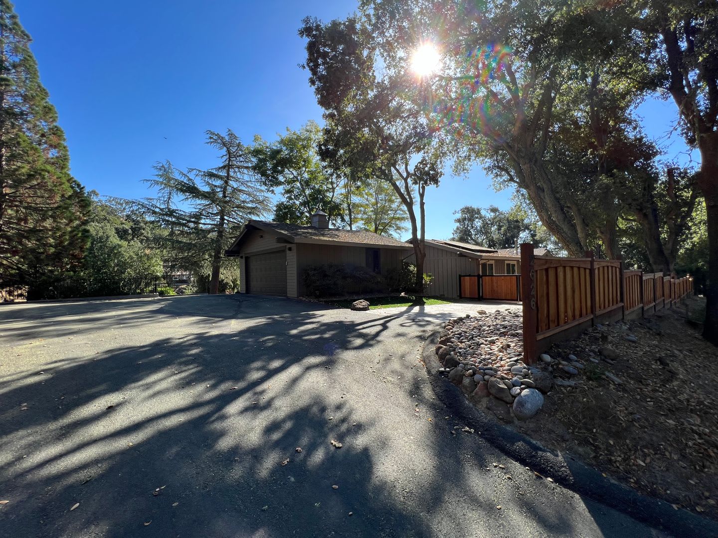 4 bedroom 2 bath beautifully updated in Diablo – photo 1