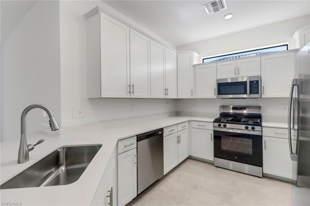 19712 Hinkley Dr – photo 4