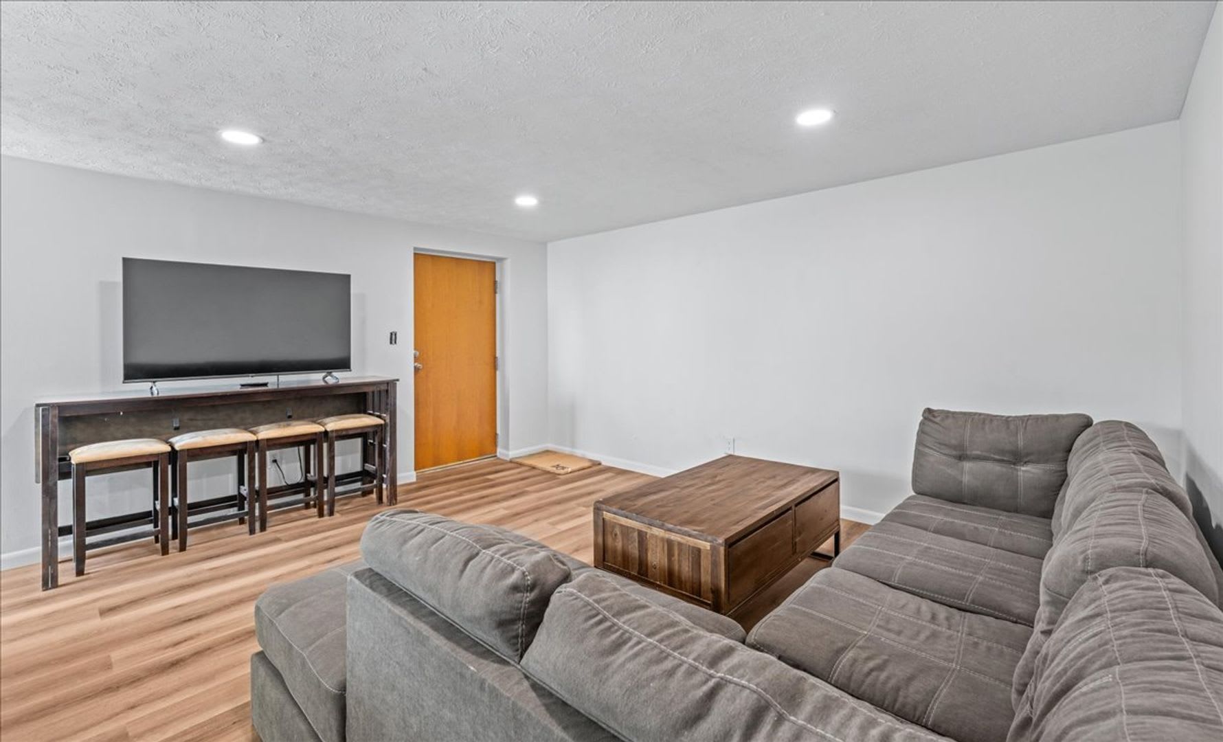 Newly Renovated Blackstone Gem! – photo 4