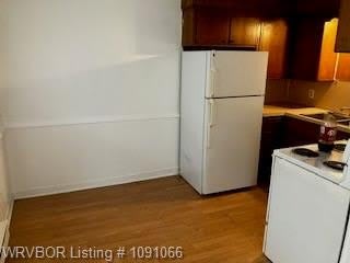 7800 Thayer DR – photo 3