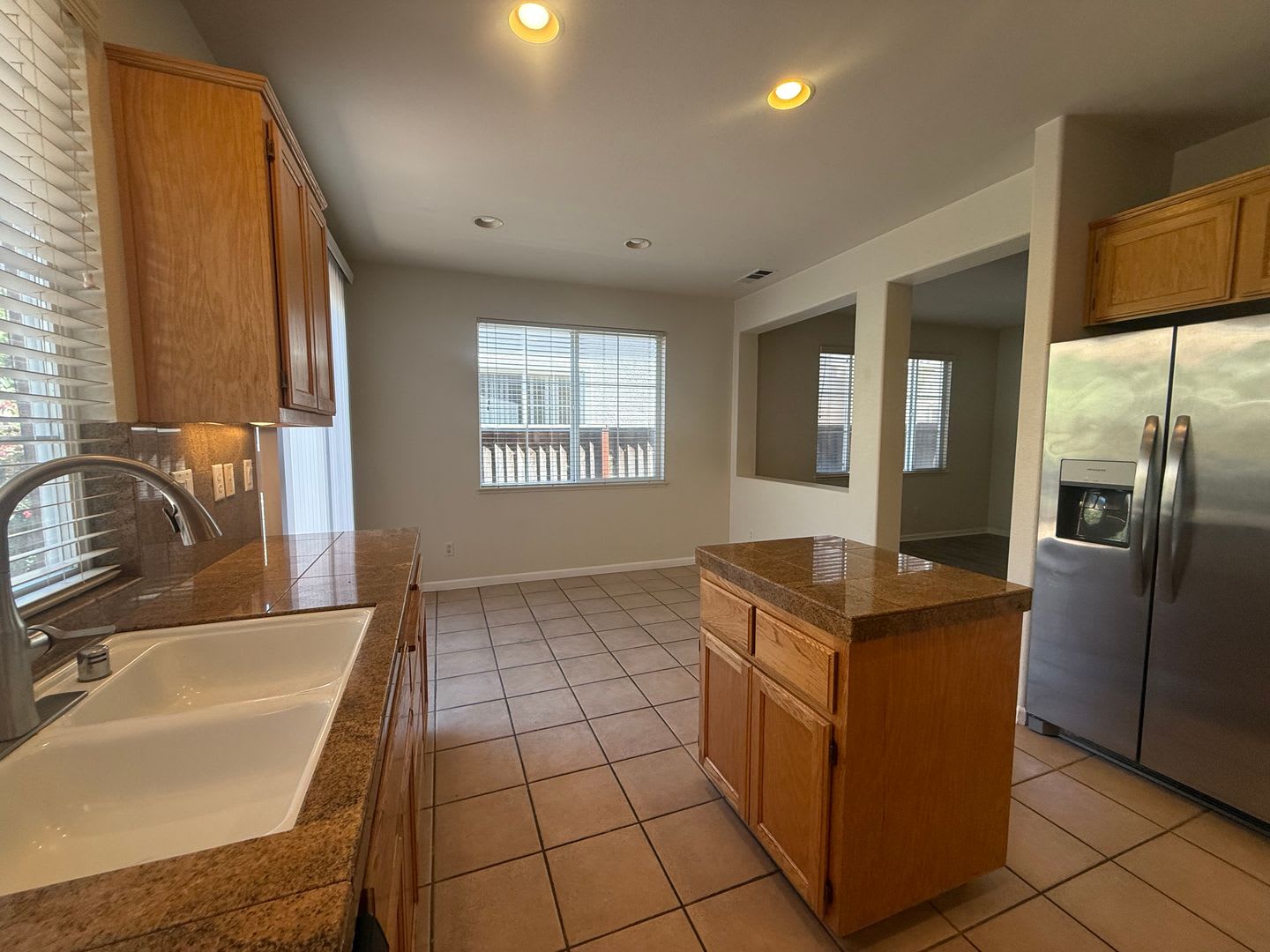 Located In Santa Clara Close To Rivermark And Mercado Shopping Plus Fuller Park And Levi S Stadium – photo 4