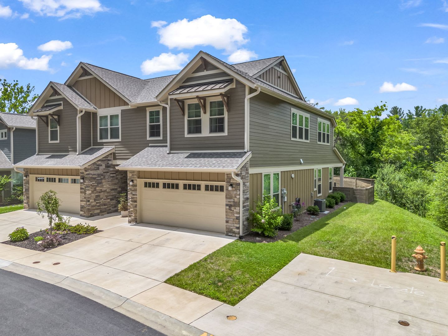 3-bedroom, 2.5-bath townhome in desirable Sweet Birch Commons community. – photo 3