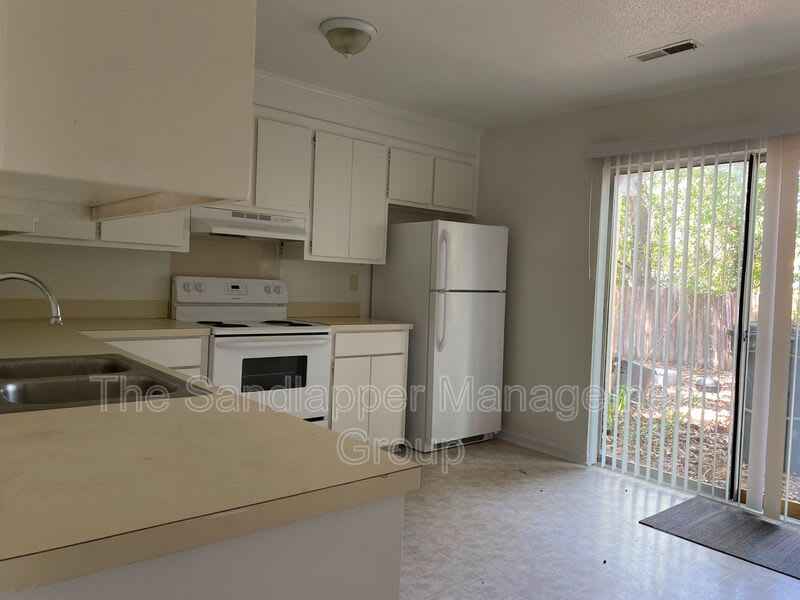 4736 Linfield Lane – photo 3