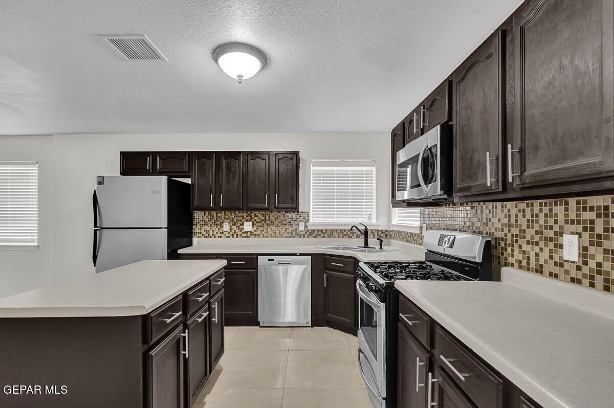 313 Peter Noyes Drive – photo 4