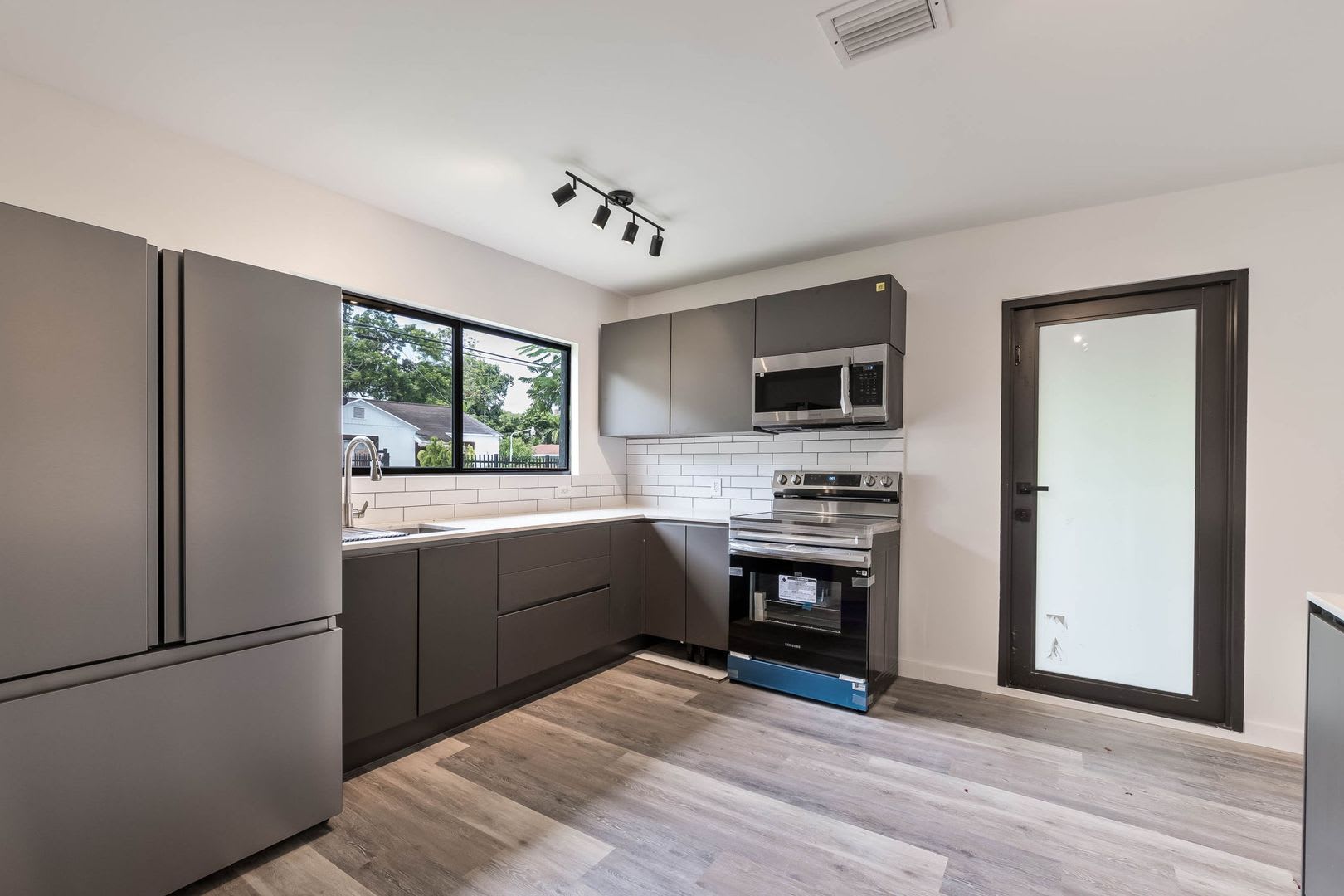 25 NW 78th St – photo 4