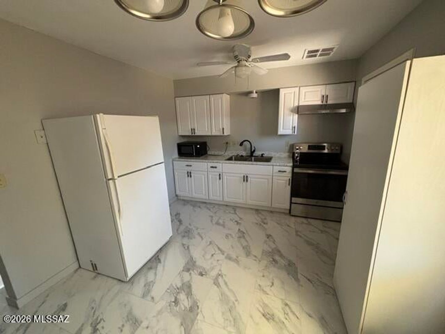 2757/2759 N. Fair Oaks Ave* – photo 2