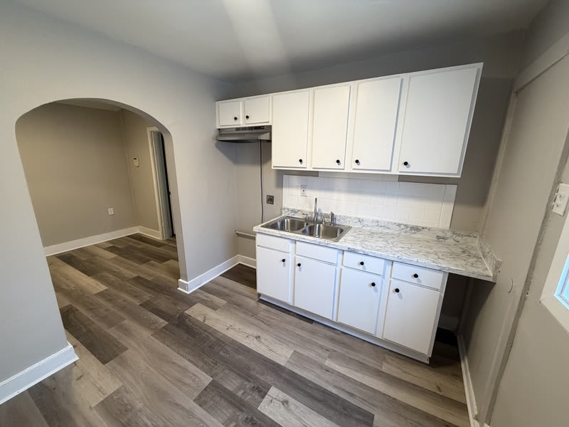 1111 North Holmes Street – photo 4