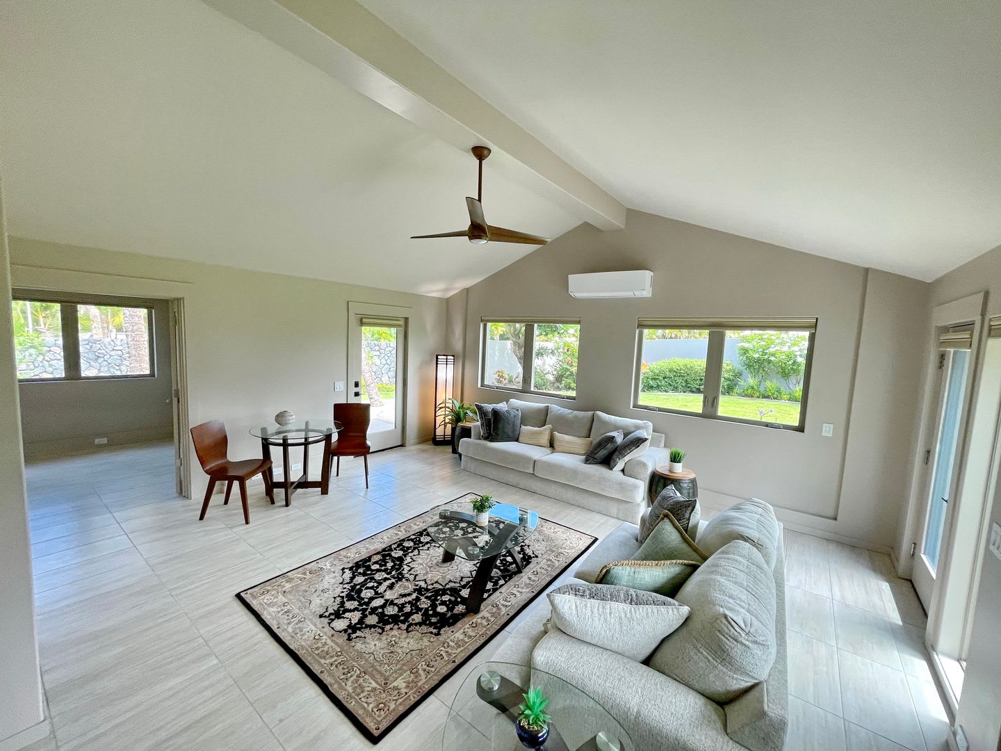 Island Living In A Renovated 2 Bed 2 Bath Unfurnished Maui Meadows Retreat – photo 5
