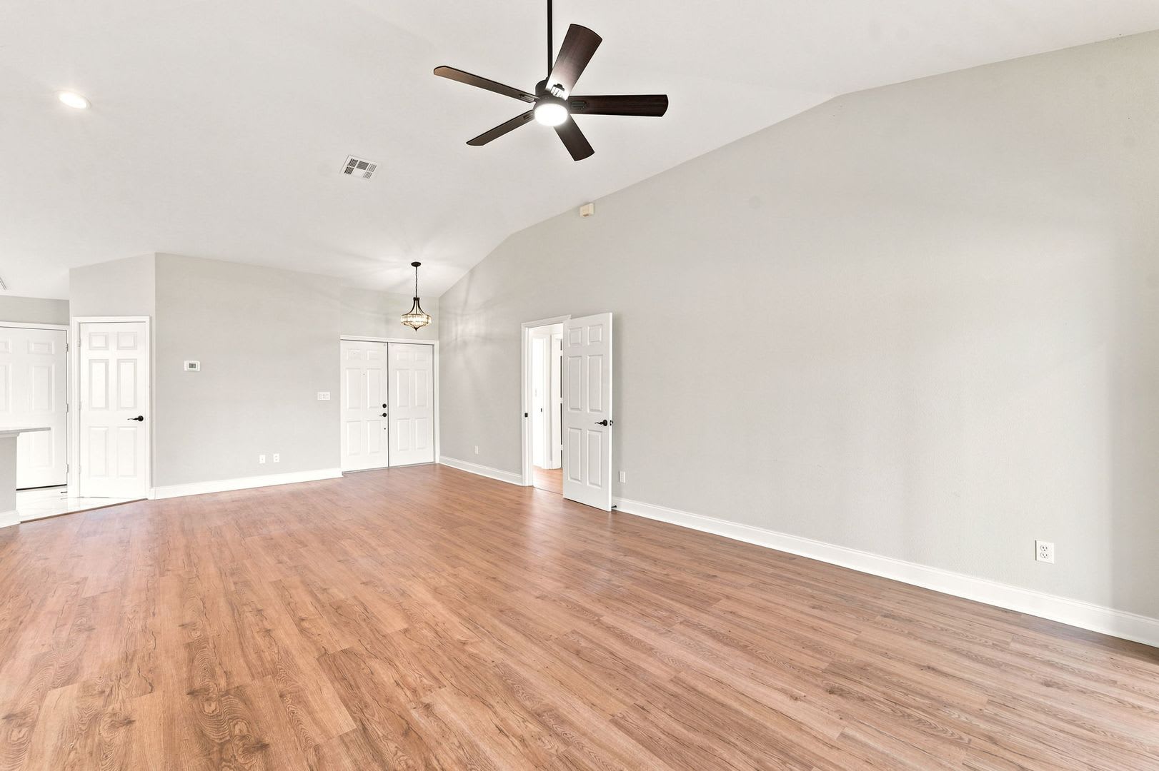 Newly renovated 3-bedroom, 2-bath single-family residence located in the Queens Park community. – photo 5