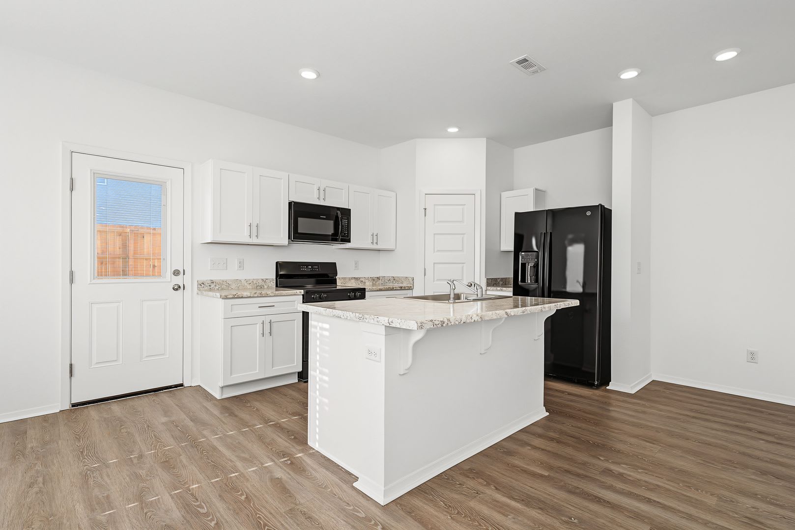 Beautifully designed two-story duplex located in a newly developed community – photo 4
