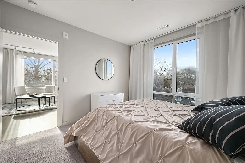 21 Soldiers Field Pl Apt 408 – photo 4
