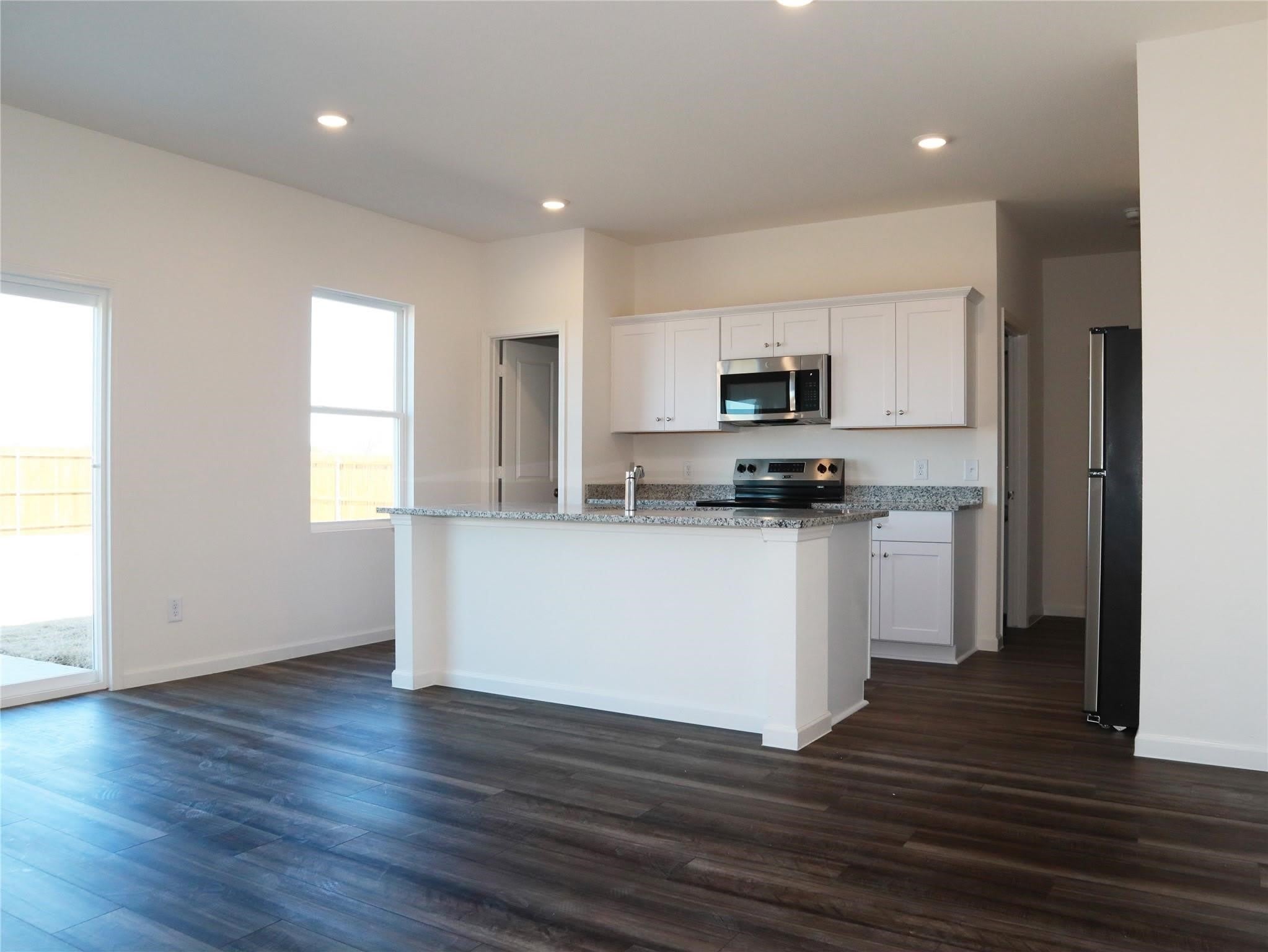 831 Lexington Lane – photo 2