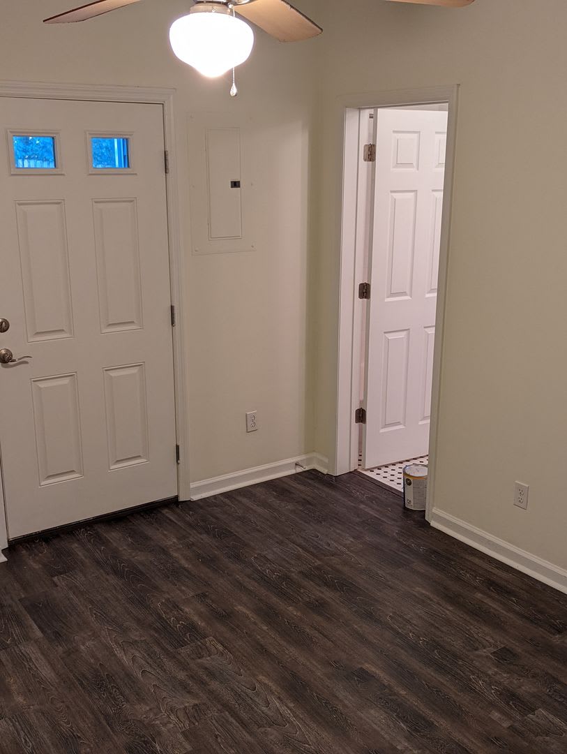 Rare One Bedroom One Bathroom Unit Available In Midtown – photo 5