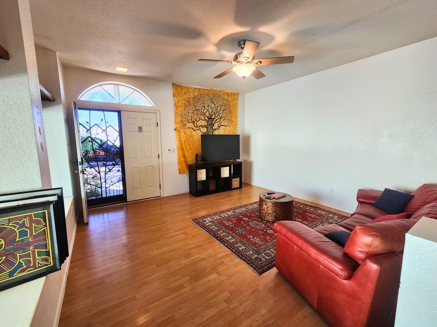 Turn-Key Midtown Oasis: Fully Furnished 3Bed/2Bath Townhome w/Private Yard – photo 5