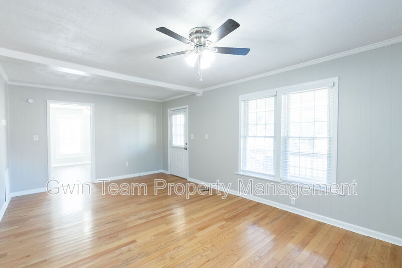 4715 S Lee St – photo 5