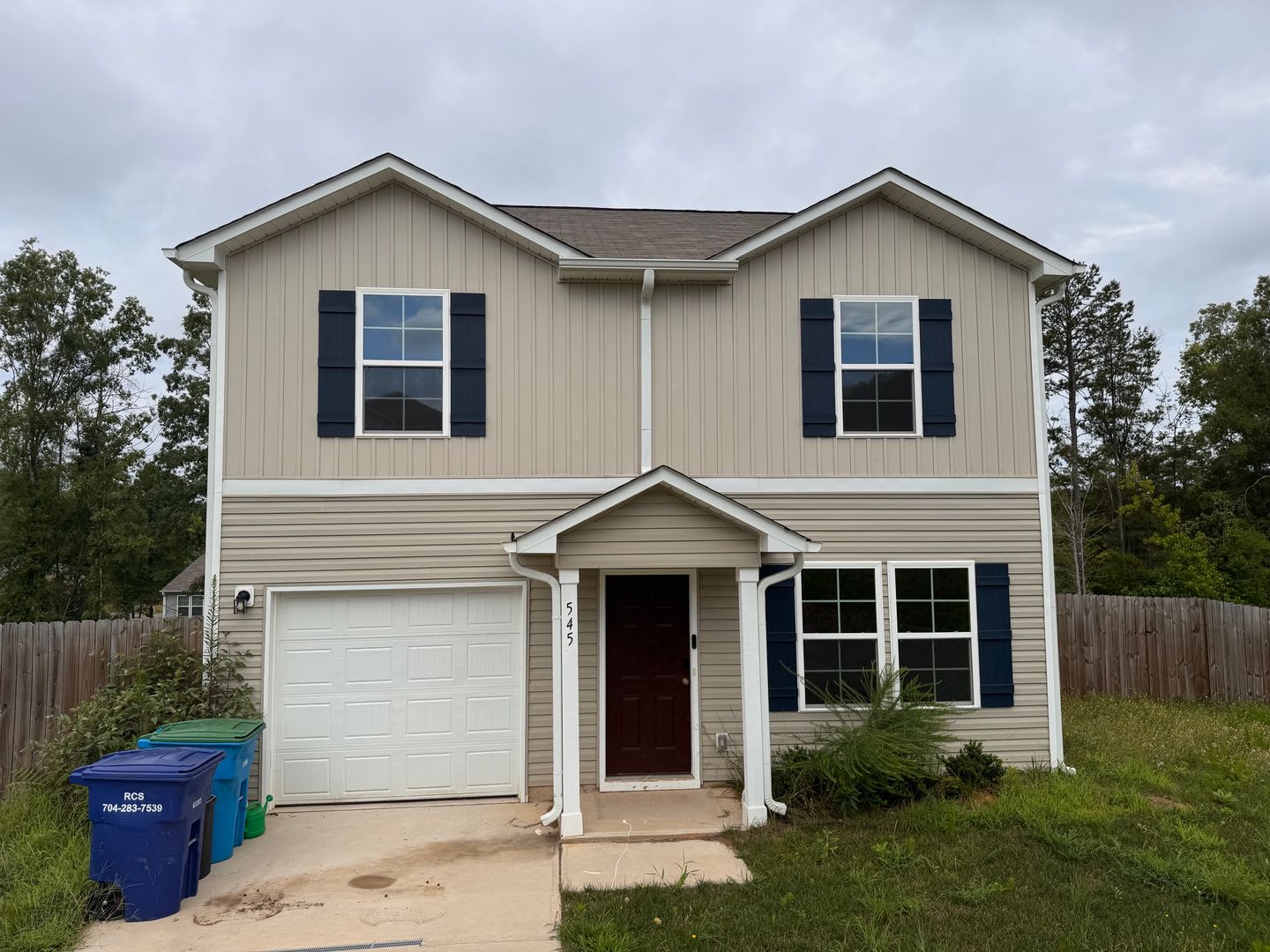 2 STORY 3 BED, 2.5 BATH HOME LOCATED IN DENTON!! – photo 1