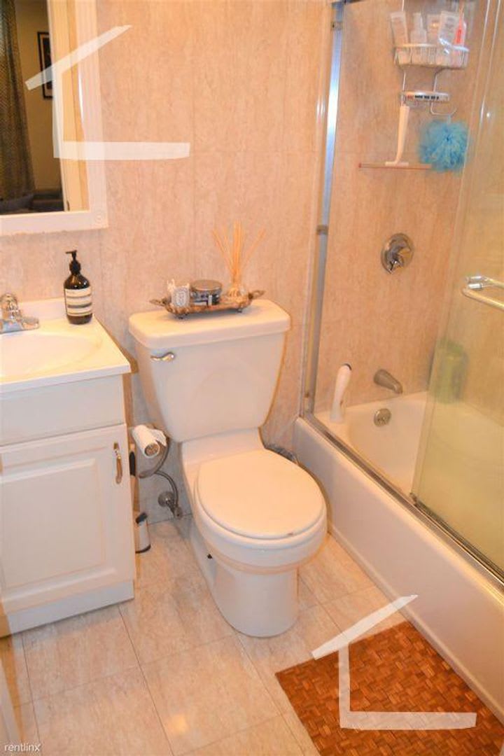 Charming 1 Bedroom-No Broker Fee – photo 1