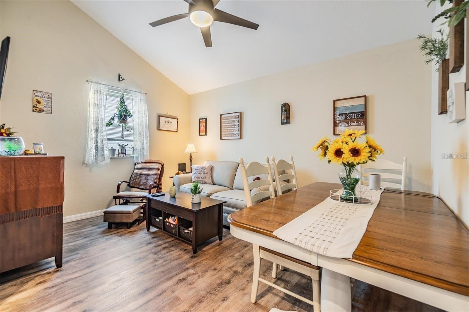 1265 JADE Place – photo 3