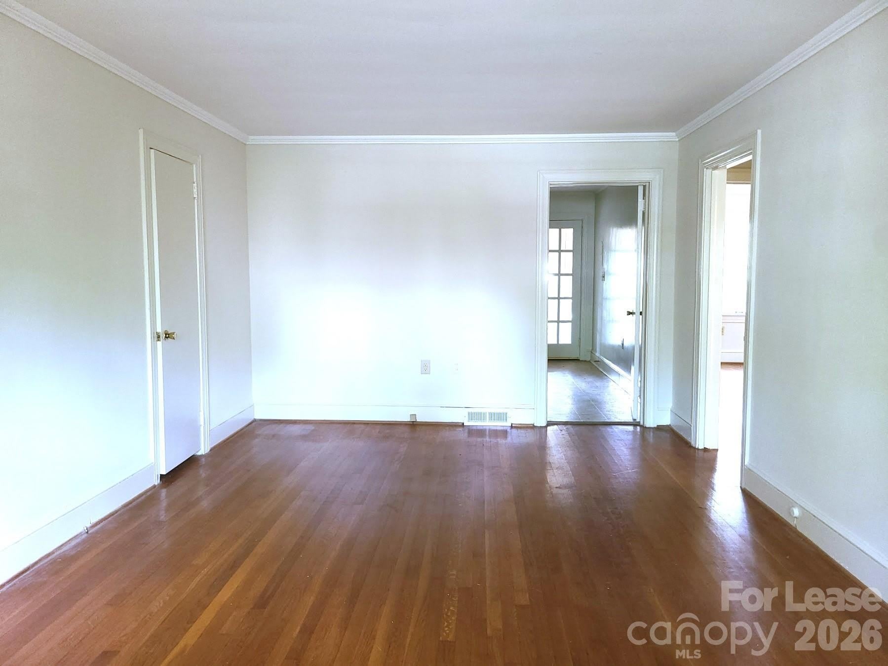 2245 Crescent Avenue – photo 5