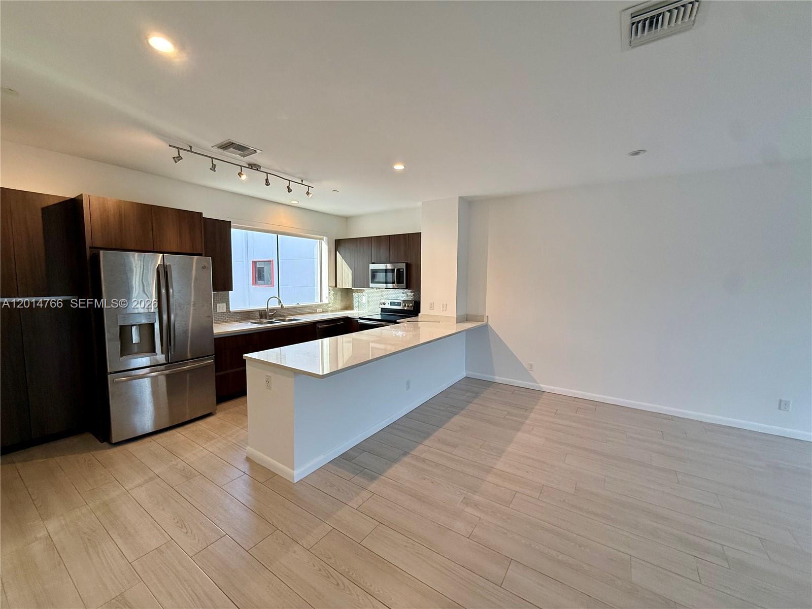 119 Northeast 6Th Street – photo 2