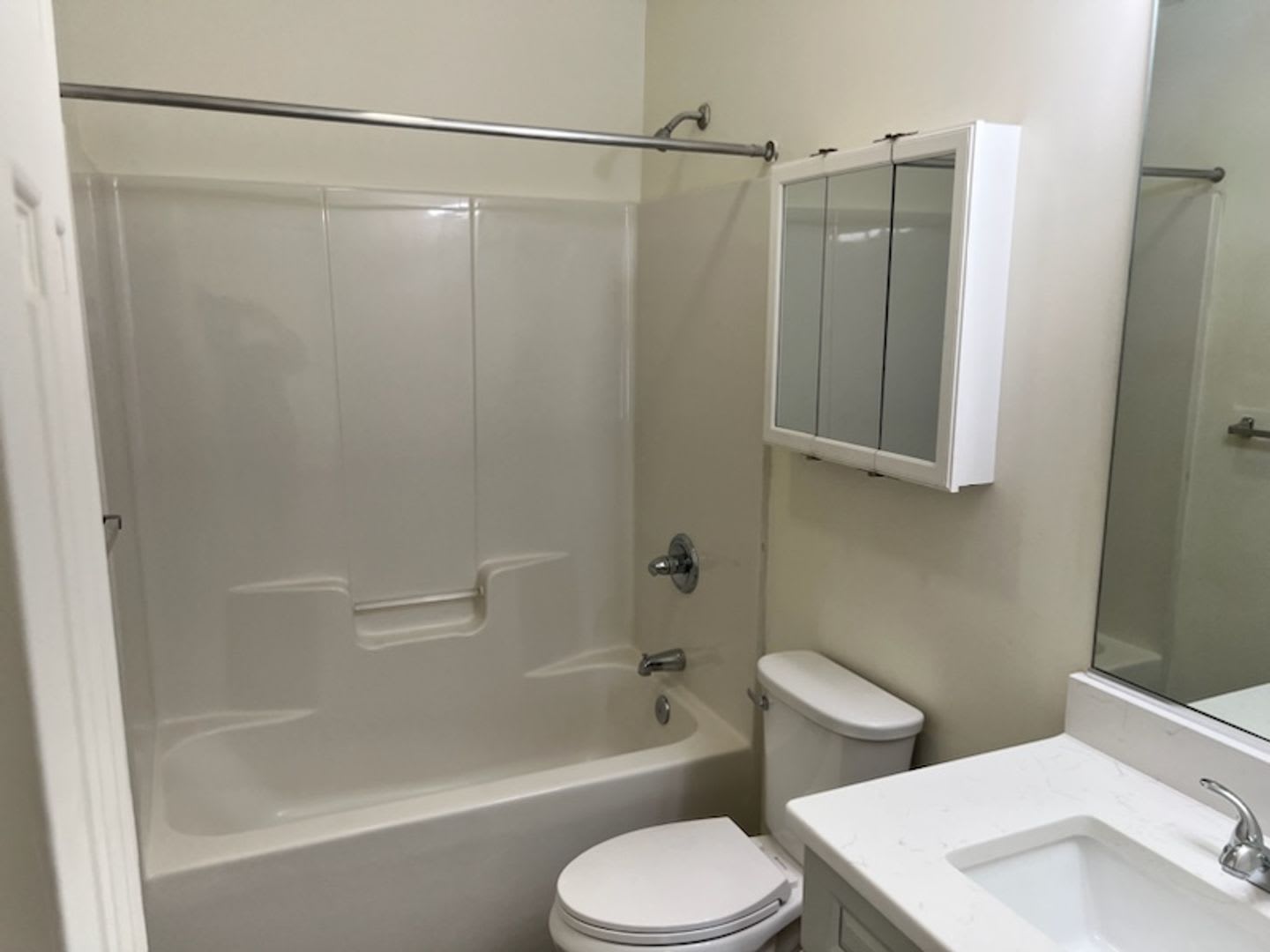 Upcoming Renovated 3 Bedroom Home in Convenient Location! Showings tentatively scheduled to begin 8/3! – photo 4